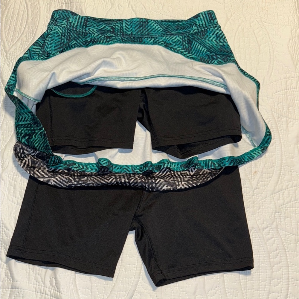 Patterned Black and Teal Skirt Set - Picture 7 of 7